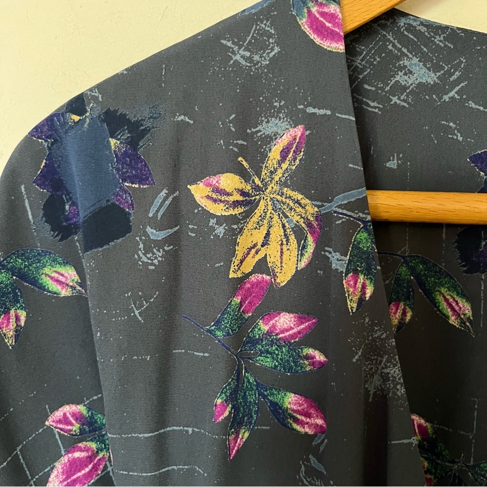 Babaton Wallace Wrap Dress Dark Floral Size XXS - Picture 4 of 9